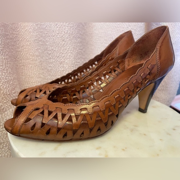 Vintage 9 West Heels - Size 8.5 - Gorgeous, Brown Leather 70's/80's - Picture 1 of 15